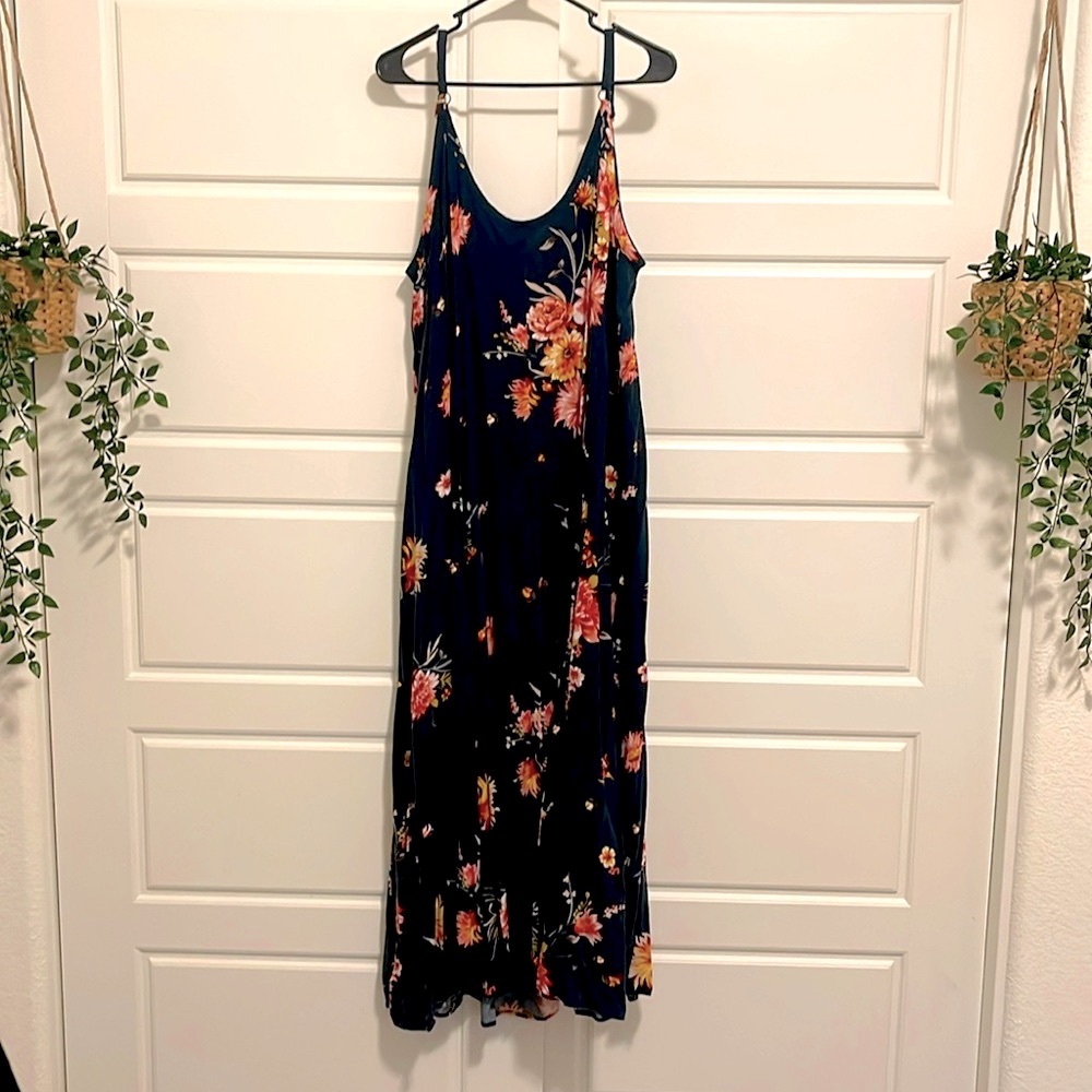 Size 3 Navy floral maxi dress